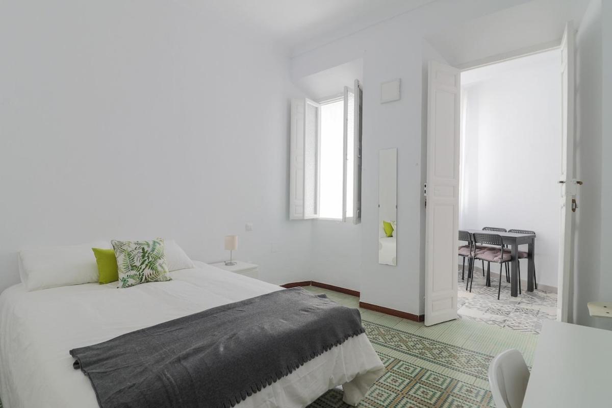 C11 - Cosy 7 Bedrooms In Plaza Merced Малага Екстер'єр фото